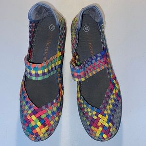 Bernie Mev sz 37 (7) colorful woven wedge platform